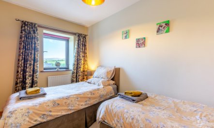 2 Bed in Isel 7