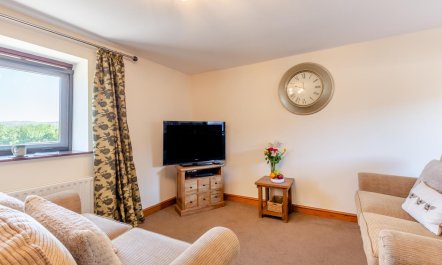 2 Bed in Isel 1