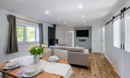 2 Bed in Dinas 9
