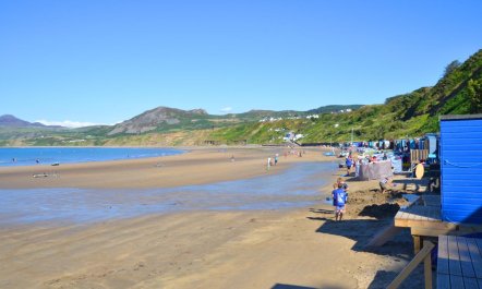 2 Bed in Dinas 5