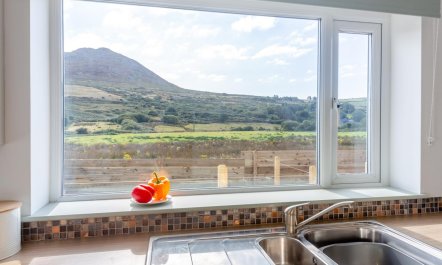 2 Bed in Dinas 7