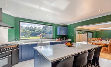 6 Bed in Hollym 7