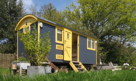 1 Bed in Masbury 2