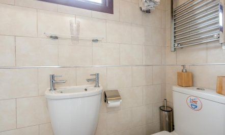 1 Bed in Masbury 8