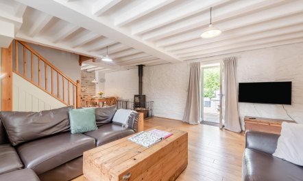 3 Bed in Dihewyd 9
