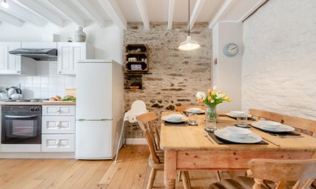 3 Bed in Dihewyd 6