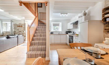 3 Bed in Dihewyd 5