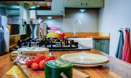 2 Bed in East Morton 9