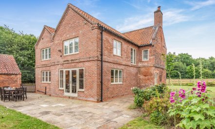 4 Bed in Doddington