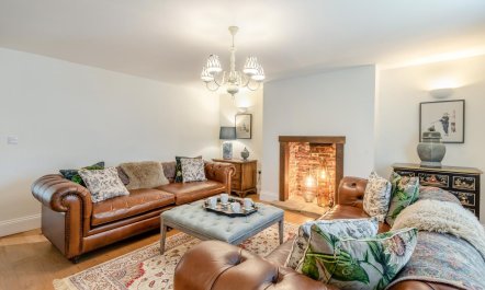 4 Bed in Doddington 6