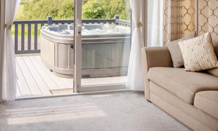 2 Bed in Hendra Croft 7