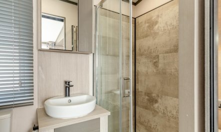 2 Bed in Hendra Croft 9