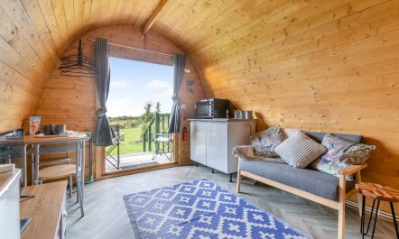 1 Bed in Four Lanes