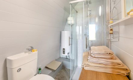 1 Bed in Four Lanes 7