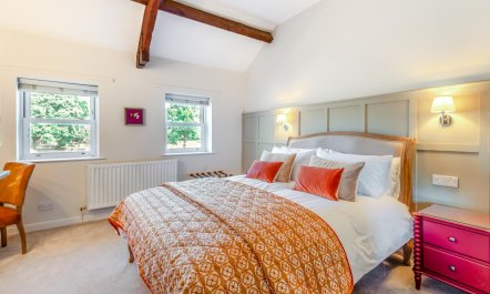 2 Bed in Dalston 2