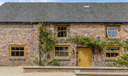 7 Bed in Stoke-on-Trent 1