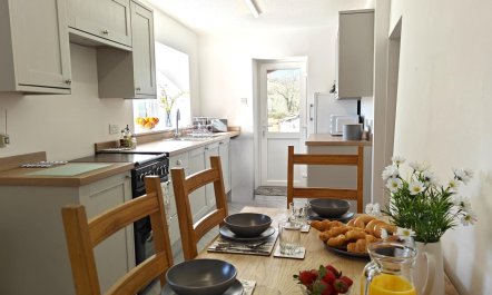 2 Bed in Llangynidr 6