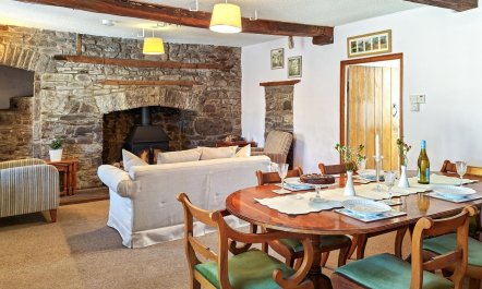 2 Bed in Llangynidr 2