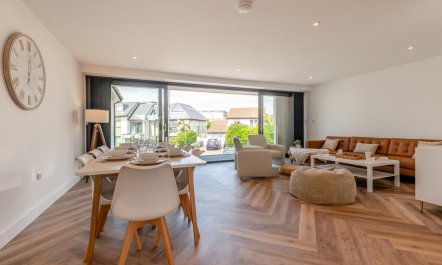4 Bed in Bournemouth 1