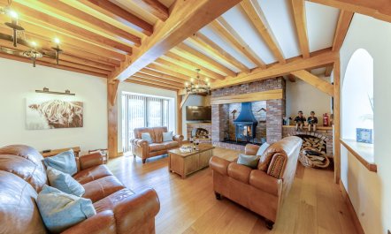4 Bed in Talybont 2