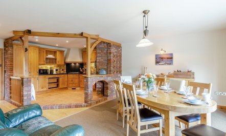 4 Bed in Talybont 7