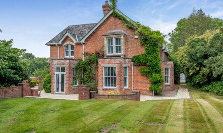 5 Bed in Blashford
