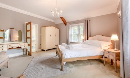 5 Bed in Blashford 4