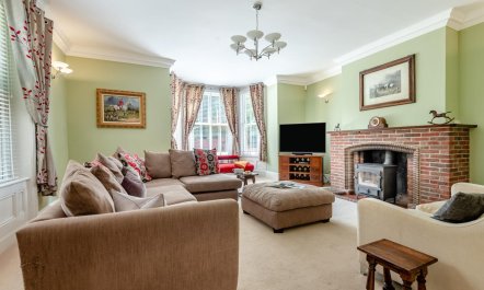 5 Bed in Blashford 1