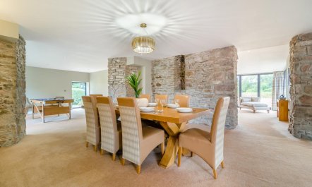 4 Bed in Catsash 8