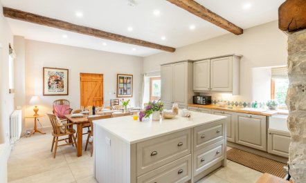 4 Bed in Burtersett 2