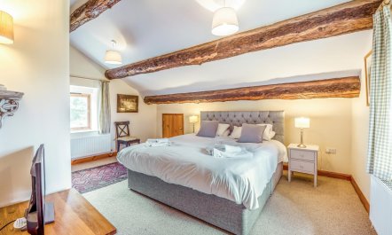 4 Bed in Burtersett 7