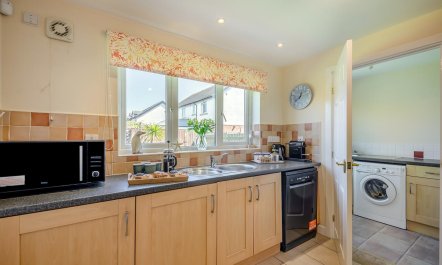 4 Bed in Seahouses 2