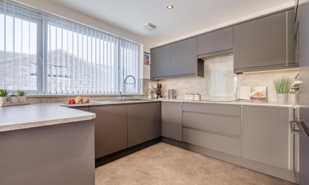 2 Bed in Newquay 9