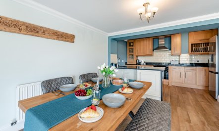 2 Bed in Tenby 2
