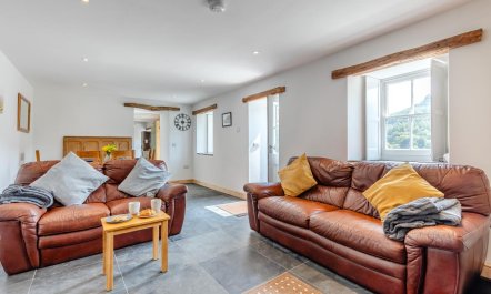 3 Bed in Abergynolwyn 9