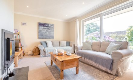 3 Bed in Trelights 5