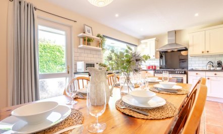 3 Bed in Trelights 4