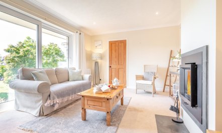 3 Bed in Trelights 6