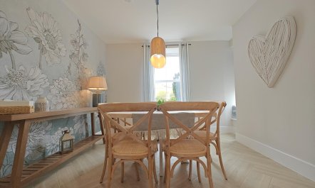 4 Bed in Bryncrug 9