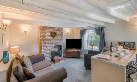 1 Bed in Middleton On The Wolds 1