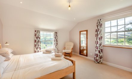 4 Bed in Horsehouse 6
