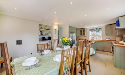 4 Bed in Horsehouse 3