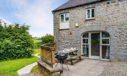 5 Bed in Dihewyd 1
