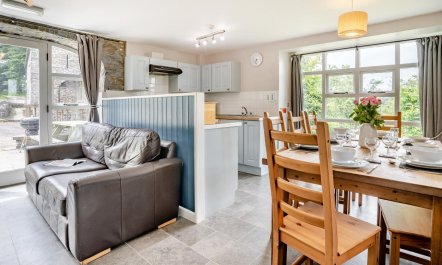 5 Bed in Dihewyd 6