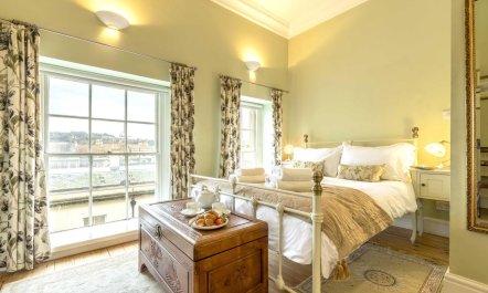 1 Bed in Bath 7