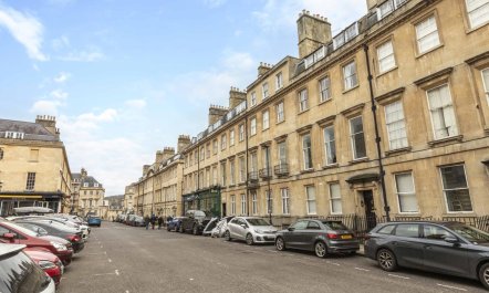 1 Bed in Bath 4