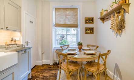 2 Bed in Bath 2