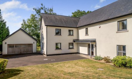 5 Bed in Catsash 5