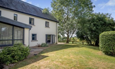 5 Bed in Catsash