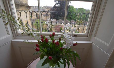 2 Bed in Bath 7